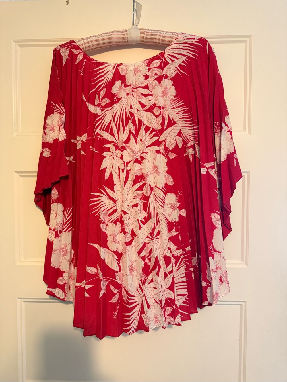 Vintage Pink and White Floral Pleated Women’s Top OSFM